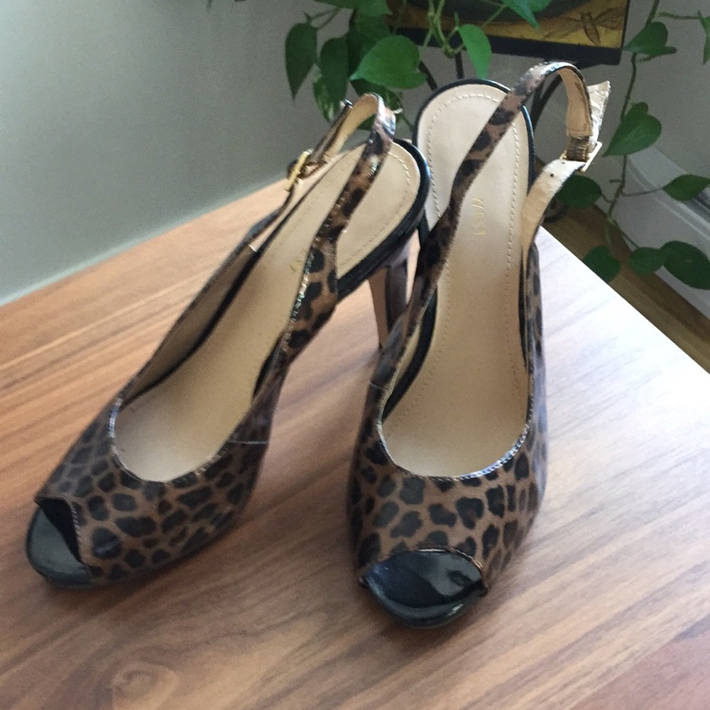 Nine West Peep Toes 8 1/2M Great Used Condition!